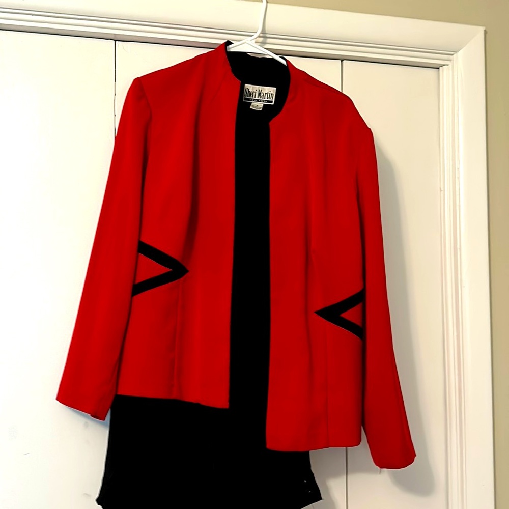 Two-piece pant suit
